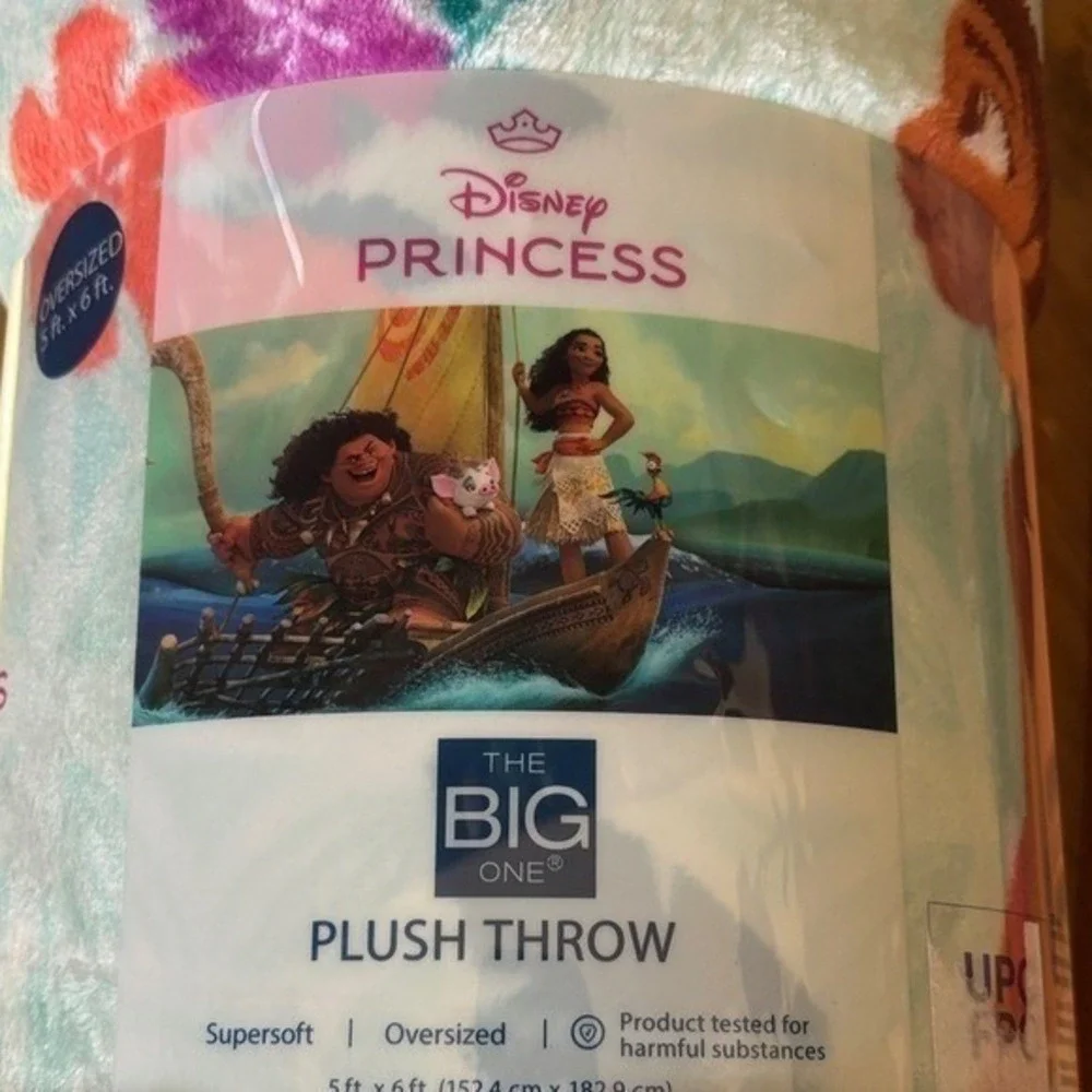 Disney Moana Blanket & Brush Gift Set: The Big One Oversized Throw Wet Brush NEW